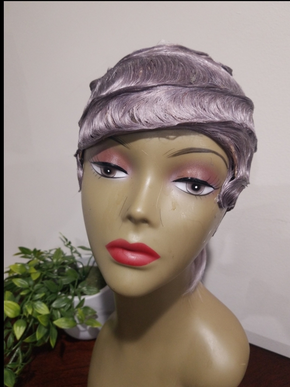 Vintage-Style Silver Finger Wave Wig